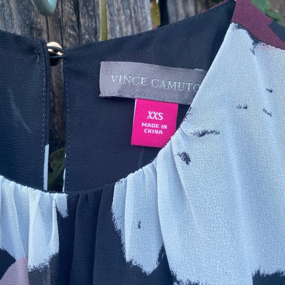 Sleeveless flower top - Picture 4 of 5